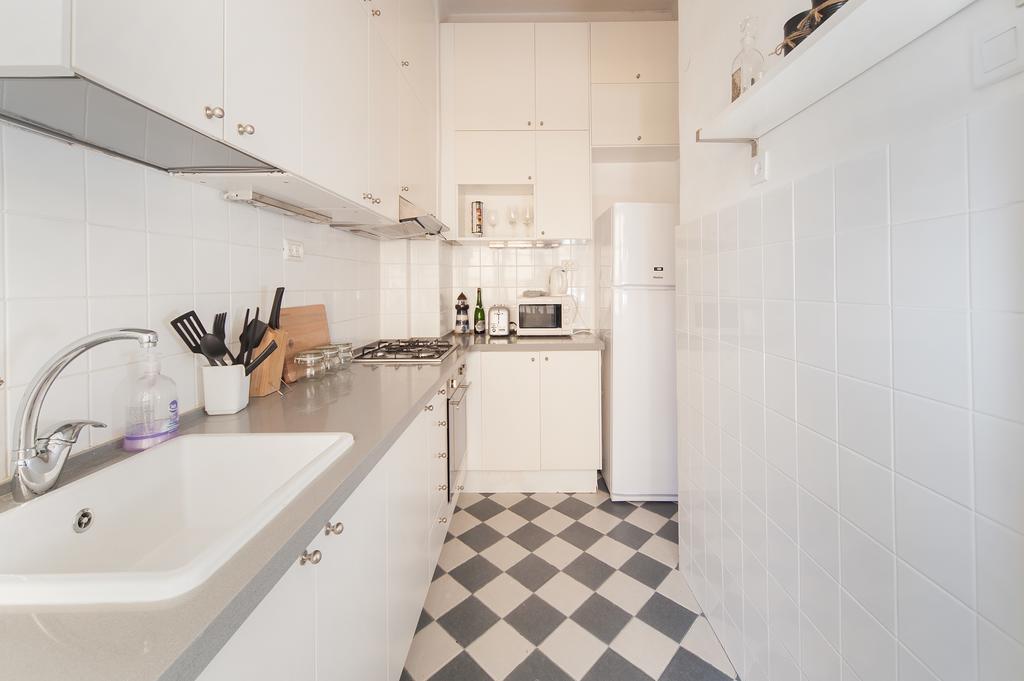 Charming 2Bd Apt W/ Balcony By Sea N' Rent Tel Aviv-Jaffa Zimmer foto